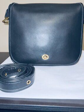 Authentic Vintage COACH STEWARDESS BAG #9525 black with brass hardware + bonus